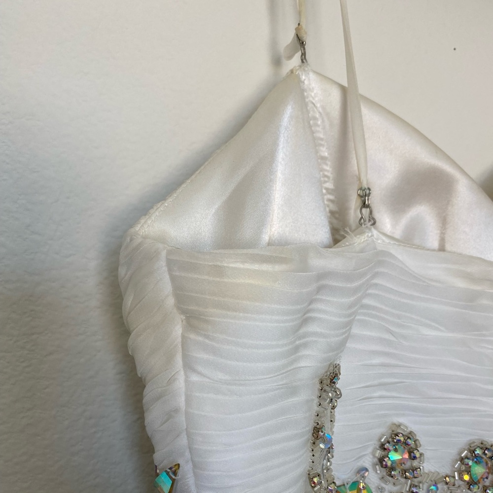 Wedding Dress - Picture 5 of 11